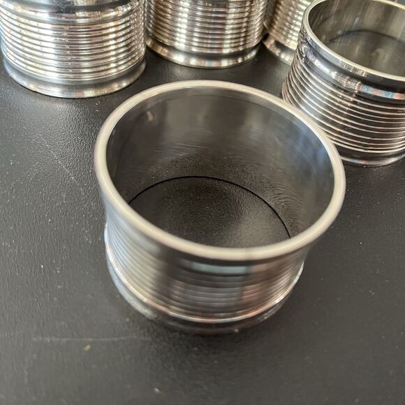 Set of Six Silver Plated Napkin Rings Ribbed Design Round Shape Vintage - Picture 5 of 9
